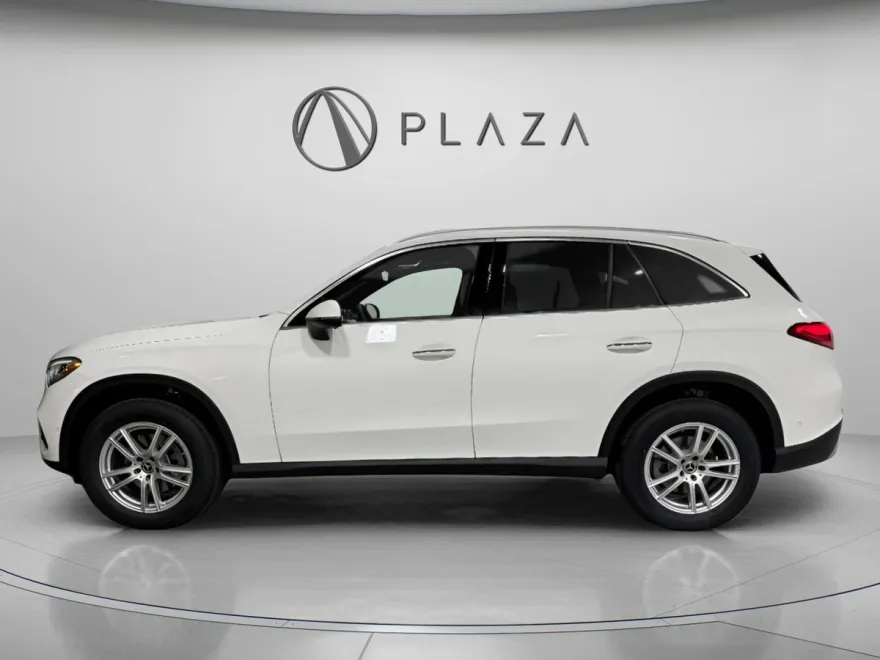 2025 Mercedes Benz GLC 300 4MATIC photo 1