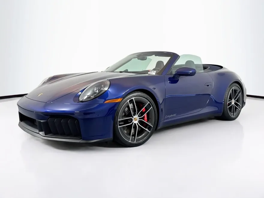 2025 Porsche 911 GTS photo 1