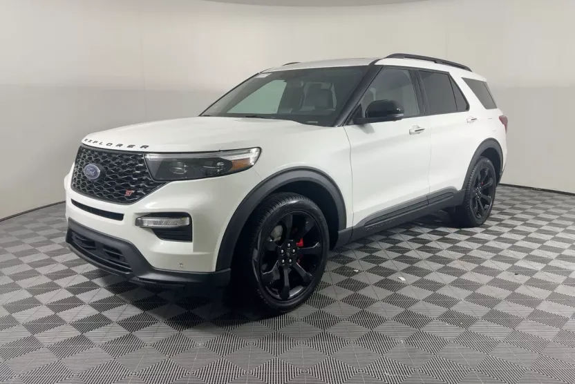 2023 Ford Explorer ST photo 1