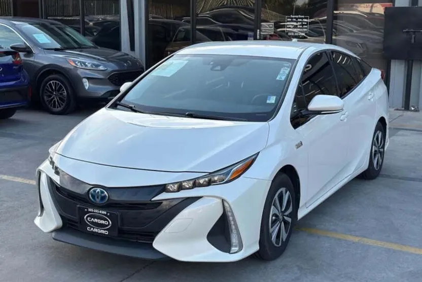 2018 Toyota Prius Prime Plus Premium Advanced photo 1