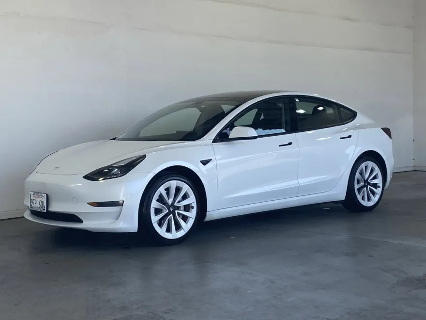 2023 Tesla Model 3 photo 1