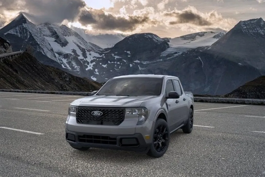 2025 Ford Maverick XLT photo 1