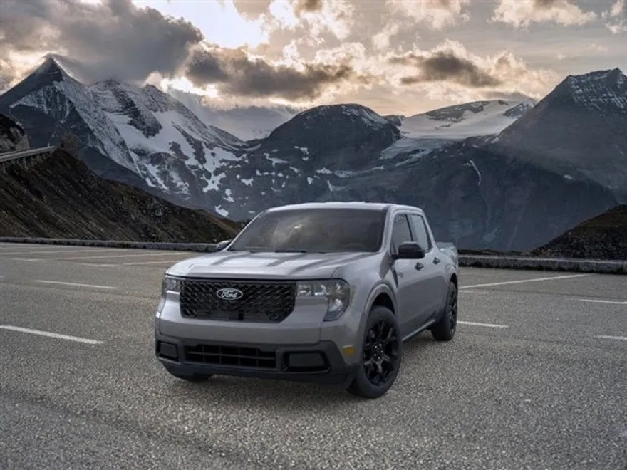 2025 Ford Maverick XLT photo 1