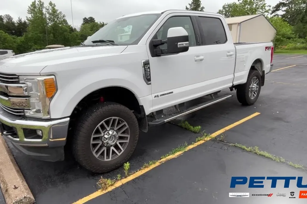 2017 Ford F-350 Lariat photo 1