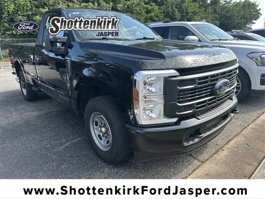 2025 Ford F-350 XL photo 1