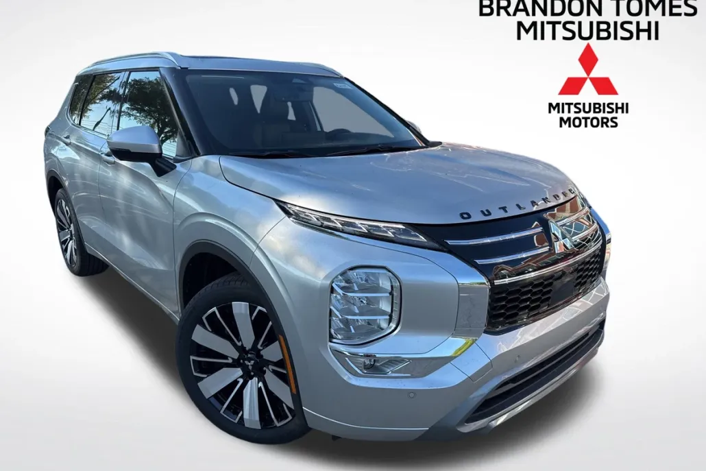 2025 Mitsubishi Outlander SEL photo 1