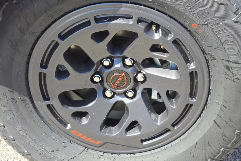 2025 Nissan Frontier PRO-4X Crew Cab photo 1