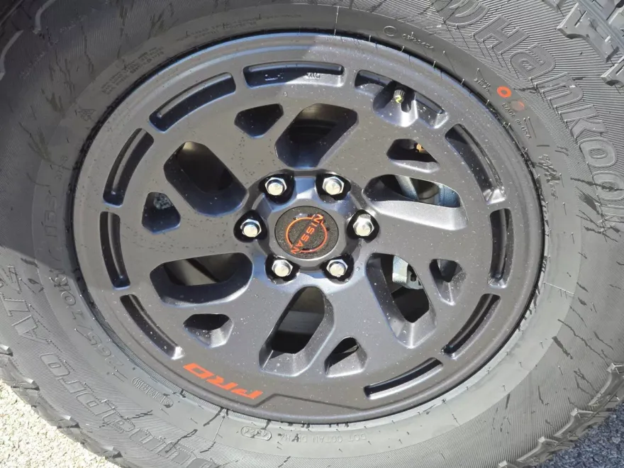 2025 Nissan Frontier PRO-4X Crew Cab photo 1