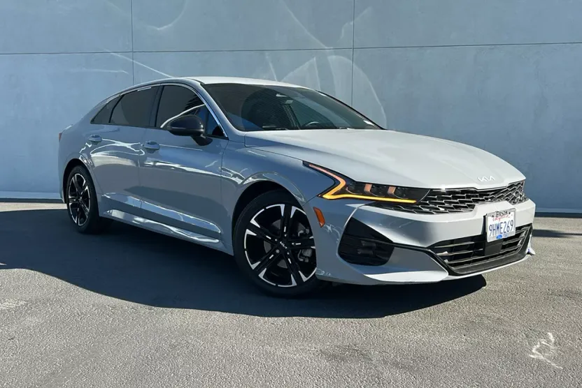 2023 Kia K5 GT-Line photo 1