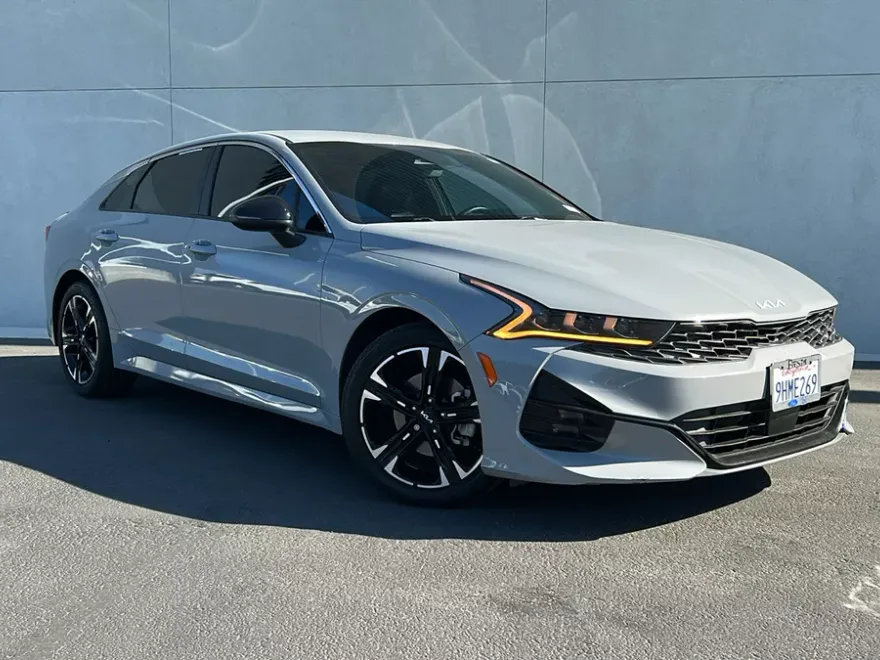 2023 Kia K5 GT-Line photo 1