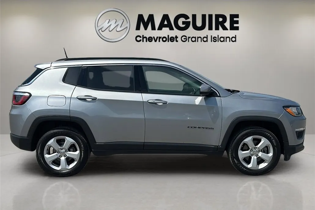 2018 Jeep Compass Latitude photo 1