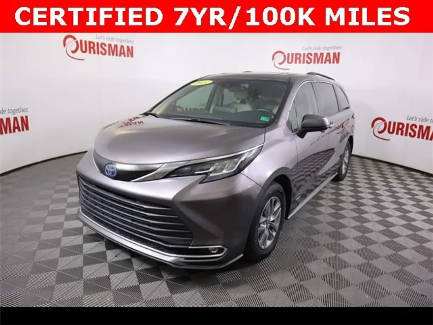 2021 Toyota Sienna XLE photo 1