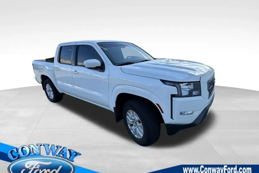 2022 Nissan Frontier SV Crew Cab photo 1
