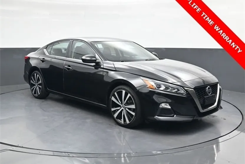 2022 Nissan Altima 2.5 SR photo 1