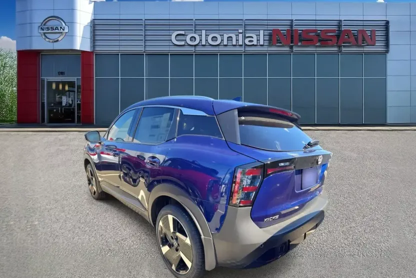 2025 Nissan Kicks SR photo 1
