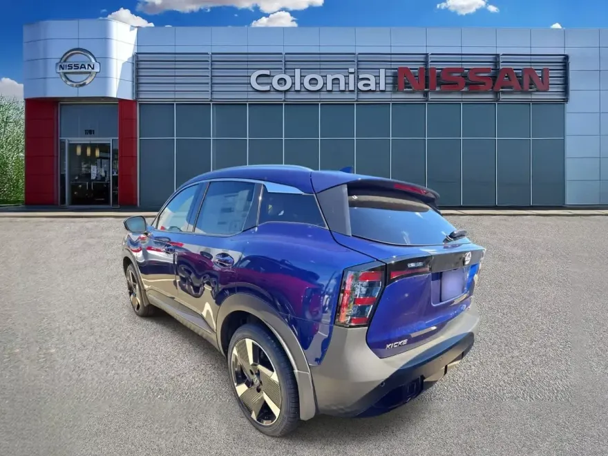 2025 Nissan Kicks SR photo 1