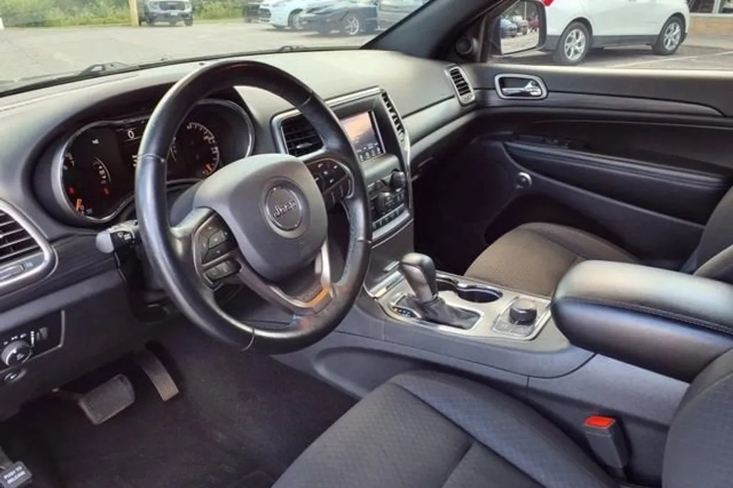2019 Jeep Grand Cherokee Upland photo 1