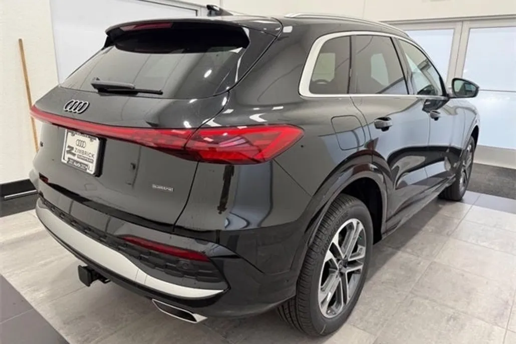 2025 Audi Q5 2.0T Premium Plus photo 1