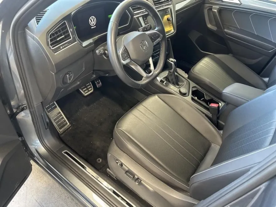 2023 Volkswagen Tiguan SE R-Line Black photo 1
