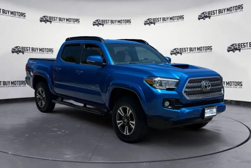 2016 Toyota Tacoma Double Cab TRD Sport photo 1