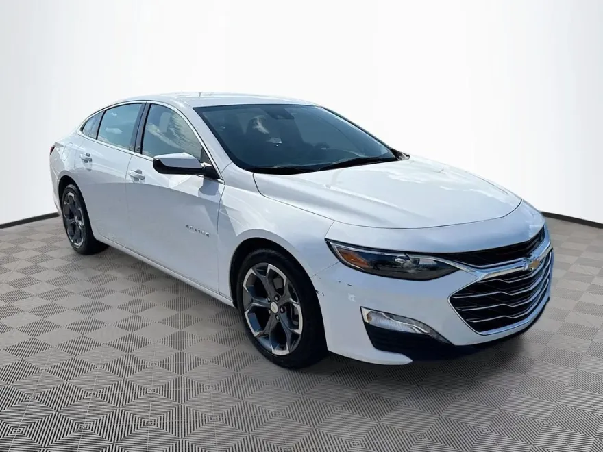 2024 Chevrolet Malibu 1LT photo 1