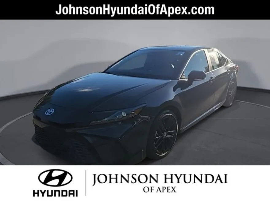 2025 Toyota Camry SE photo 1