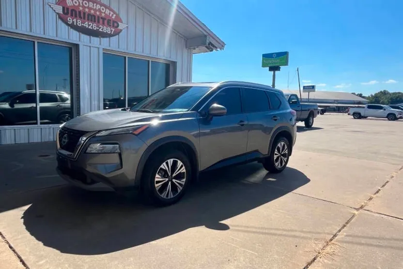2022 Nissan Rogue SV photo 1