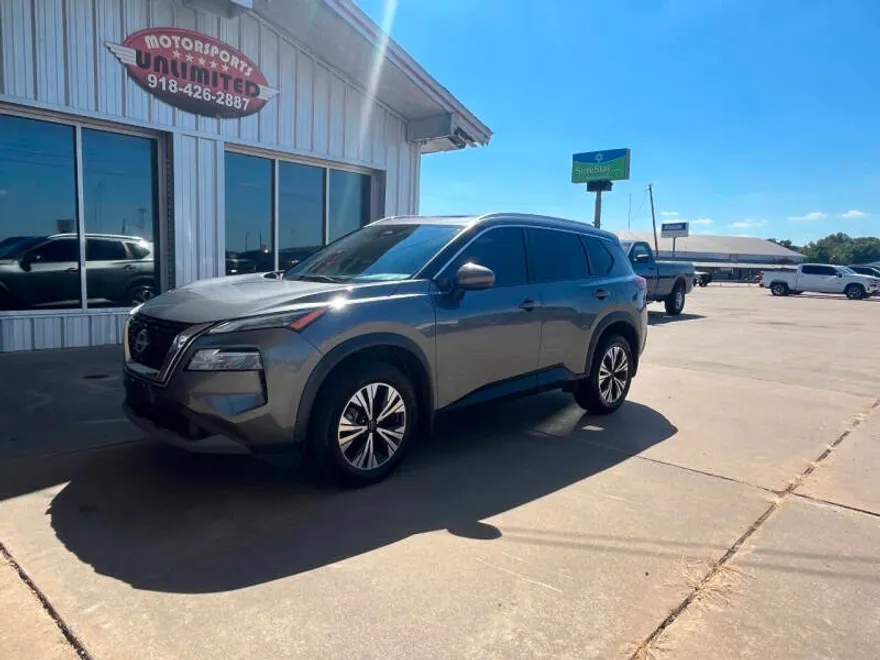 2022 Nissan Rogue SV photo 1