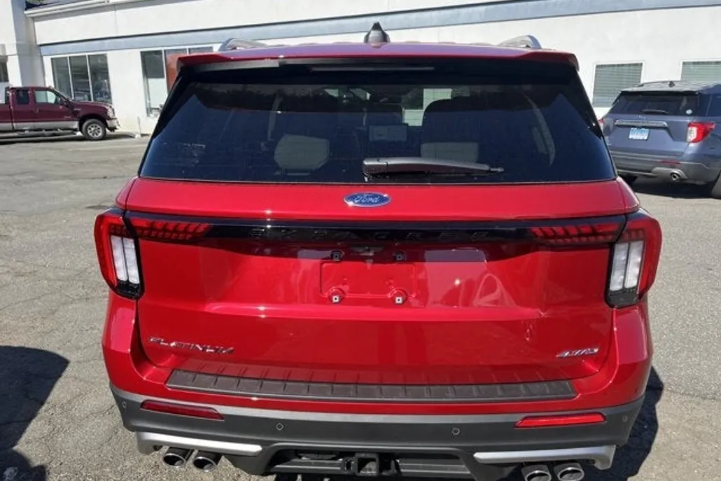 2025 Ford Explorer Platinum photo 1