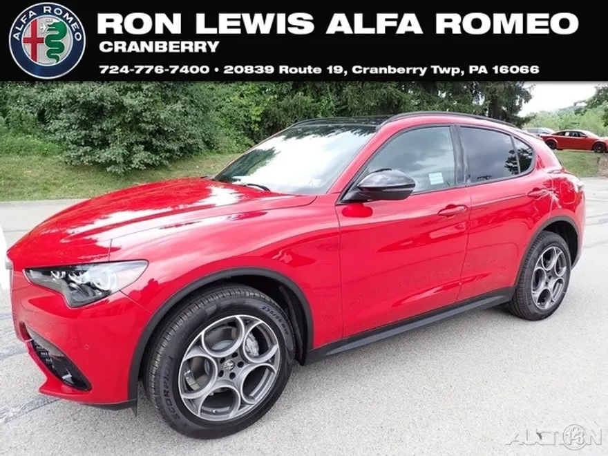 2025 Alfa Romeo Stelvio Sprint Base photo 1