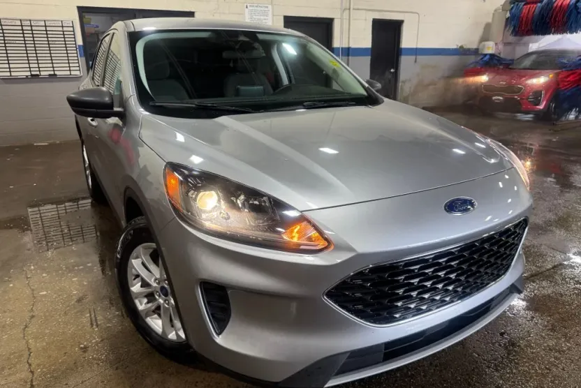 2022 Ford Escape SE photo 1