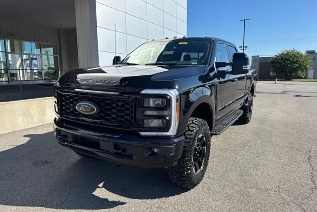 2026 Ford F-350 Lariat photo 1