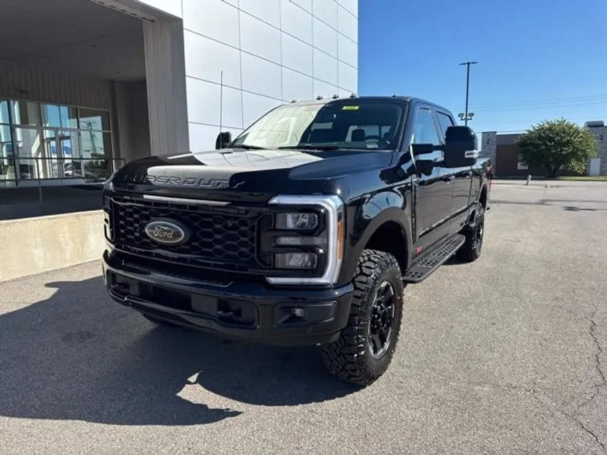 2026 Ford F-350 Lariat photo 1