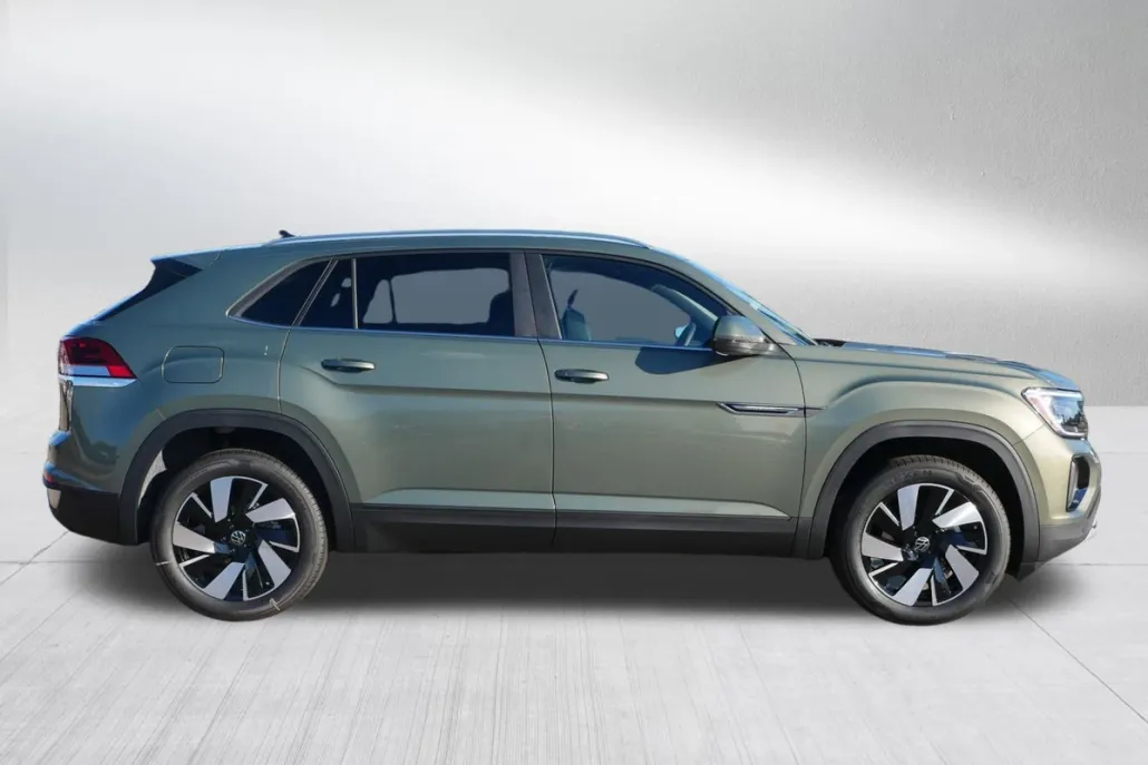 2026 Volkswagen Atlas Cross Sport SE Technology photo 1