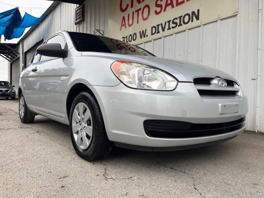 2008 Hyundai Accent GS photo 1