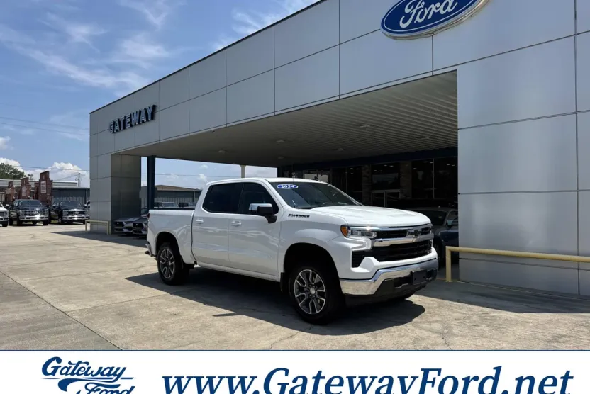 2024 Chevrolet Silverado 1500 LT photo 1