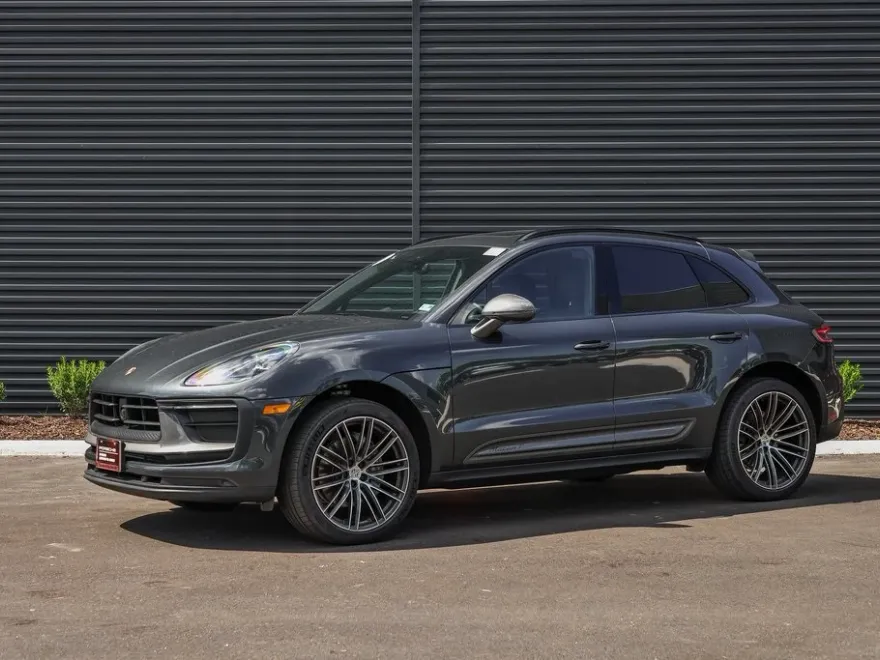 2025 Porsche Macan T photo 1