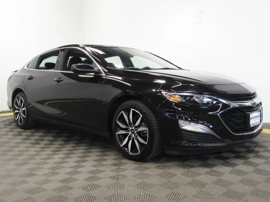 2022 Chevrolet Malibu RS photo 1