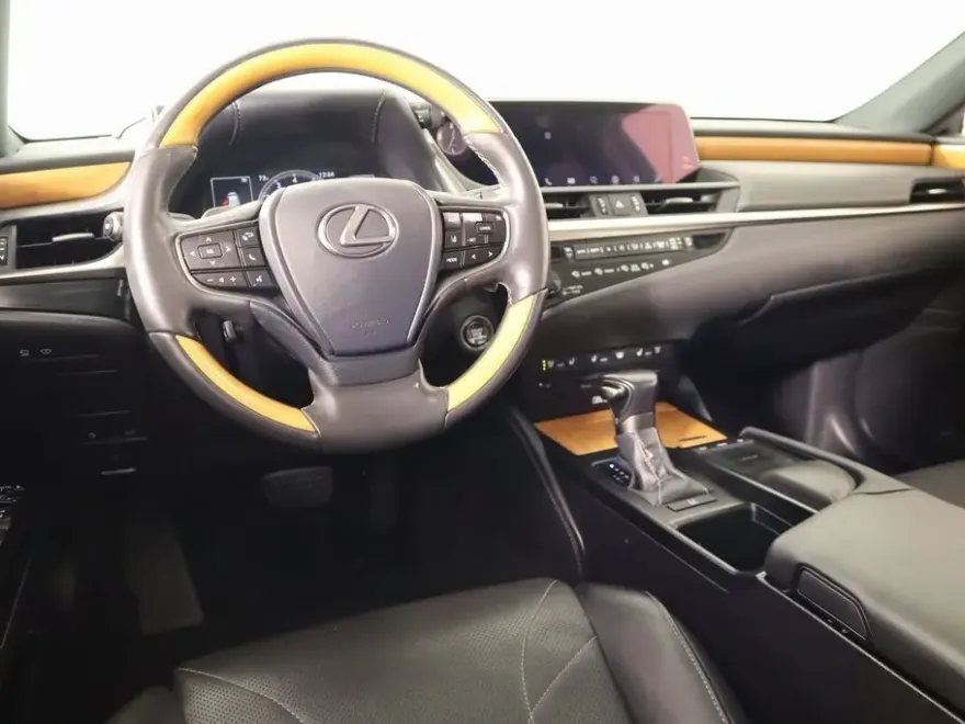 2020 Lexus ES 350 Ultra Luxury photo 1