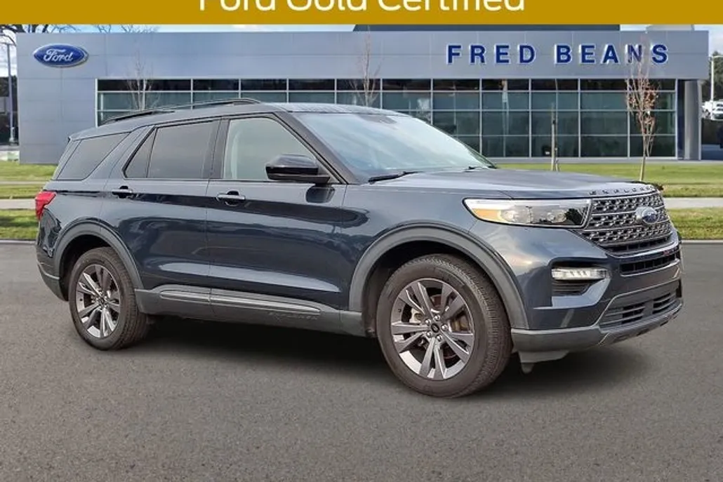 2022 Ford Explorer XLT photo 1