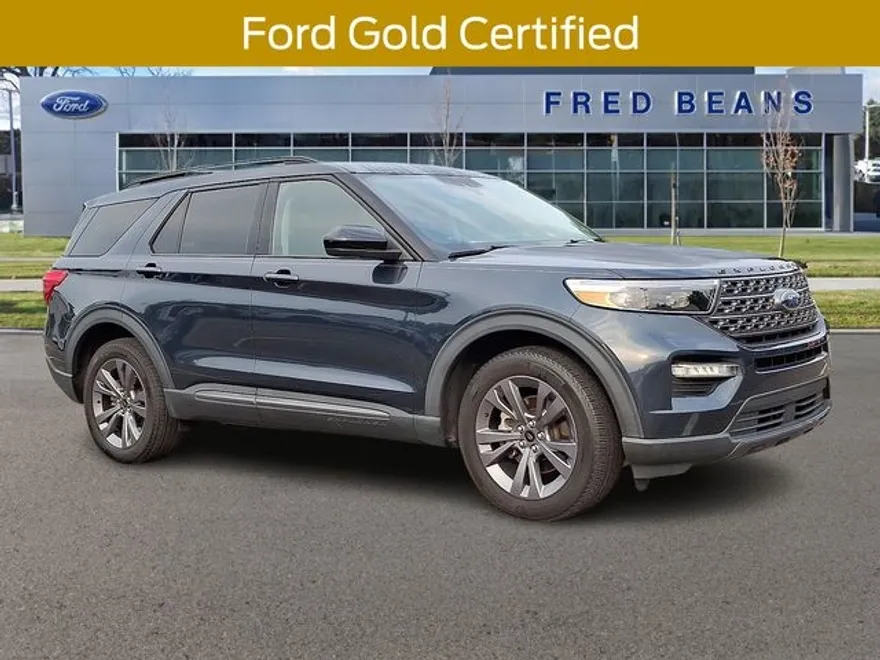 2022 Ford Explorer XLT photo 1