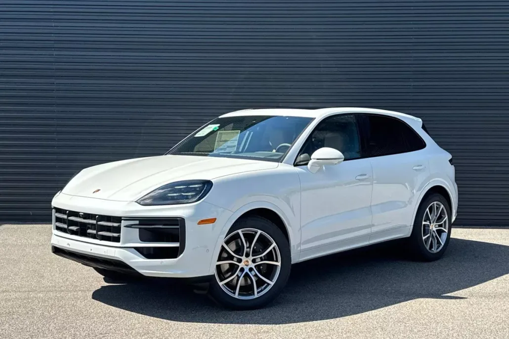 2025 Porsche Cayenne photo 1