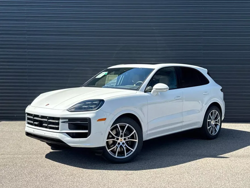 2025 Porsche Cayenne photo 1