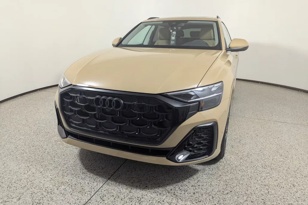 2025 Audi Q8 55 Premium Plus photo 1