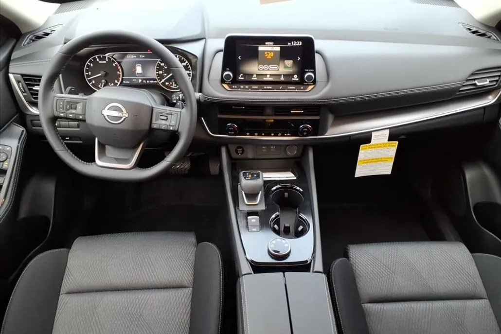 2026 Nissan Rogue SV photo 1
