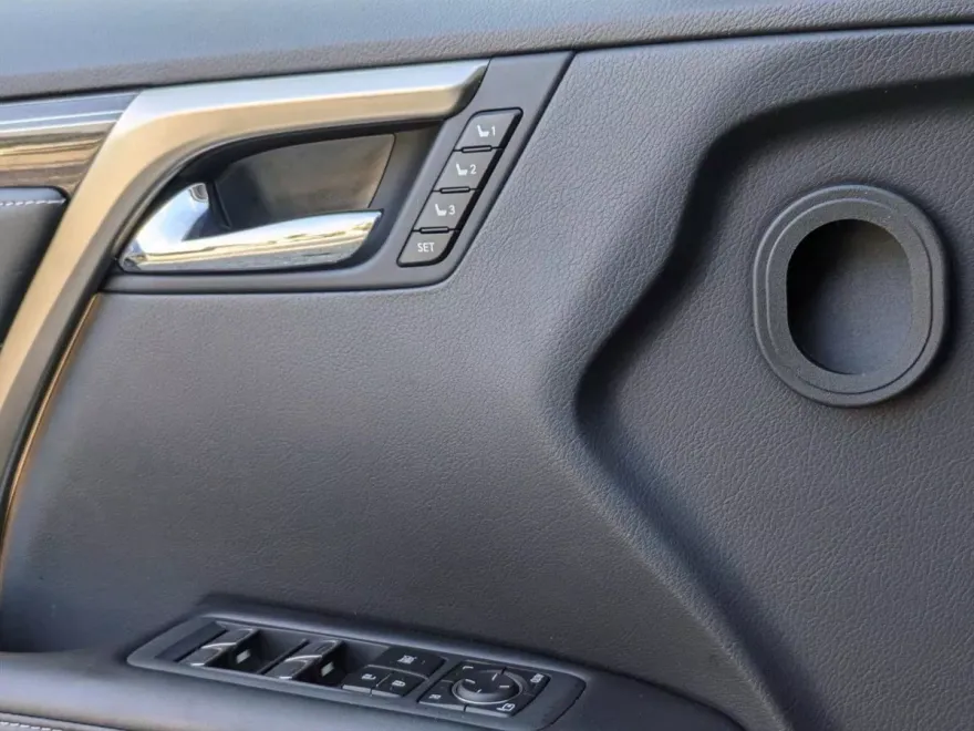 2022 Lexus RX 350L Luxury photo 1