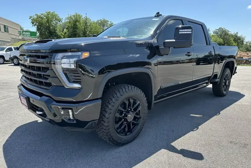 2025 Chevrolet Silverado 2500HD High Country photo 1