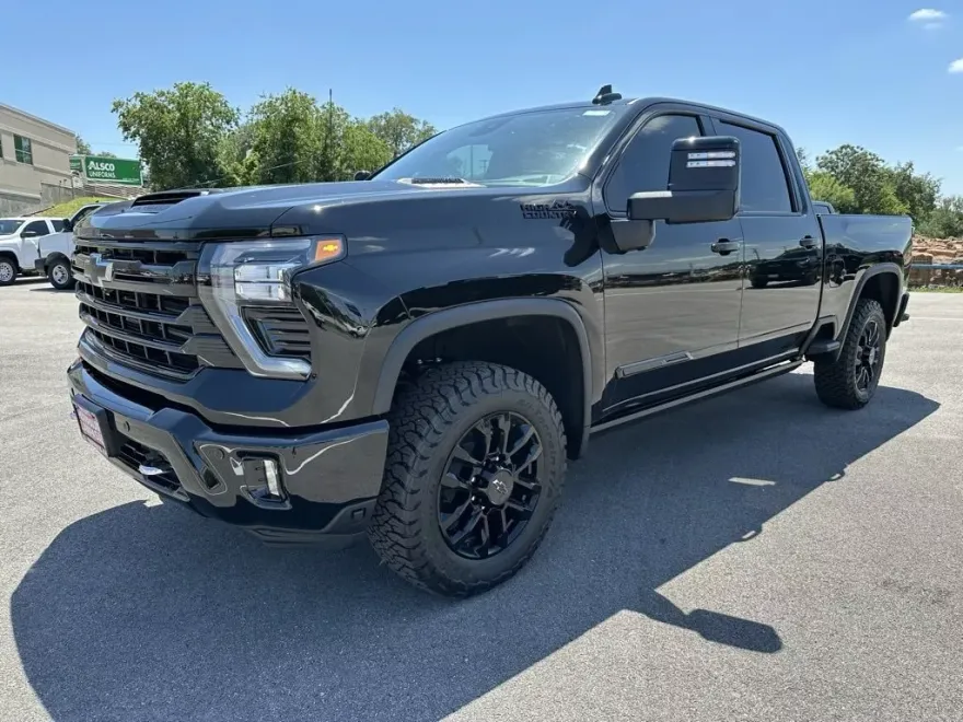 2025 Chevrolet Silverado 2500HD High Country photo 1