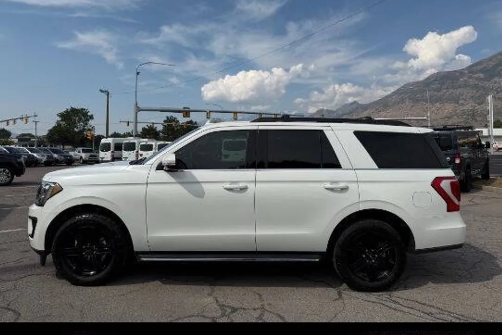 2020 Ford Expedition XLT photo 1