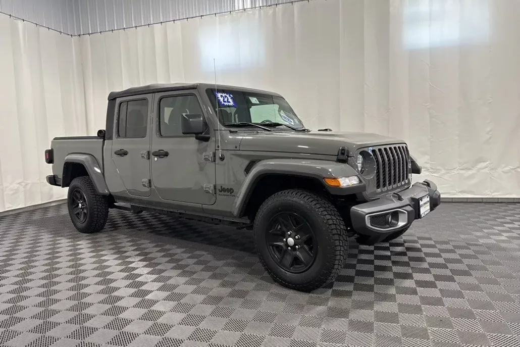 2022 Jeep Gladiator Sport S photo 1